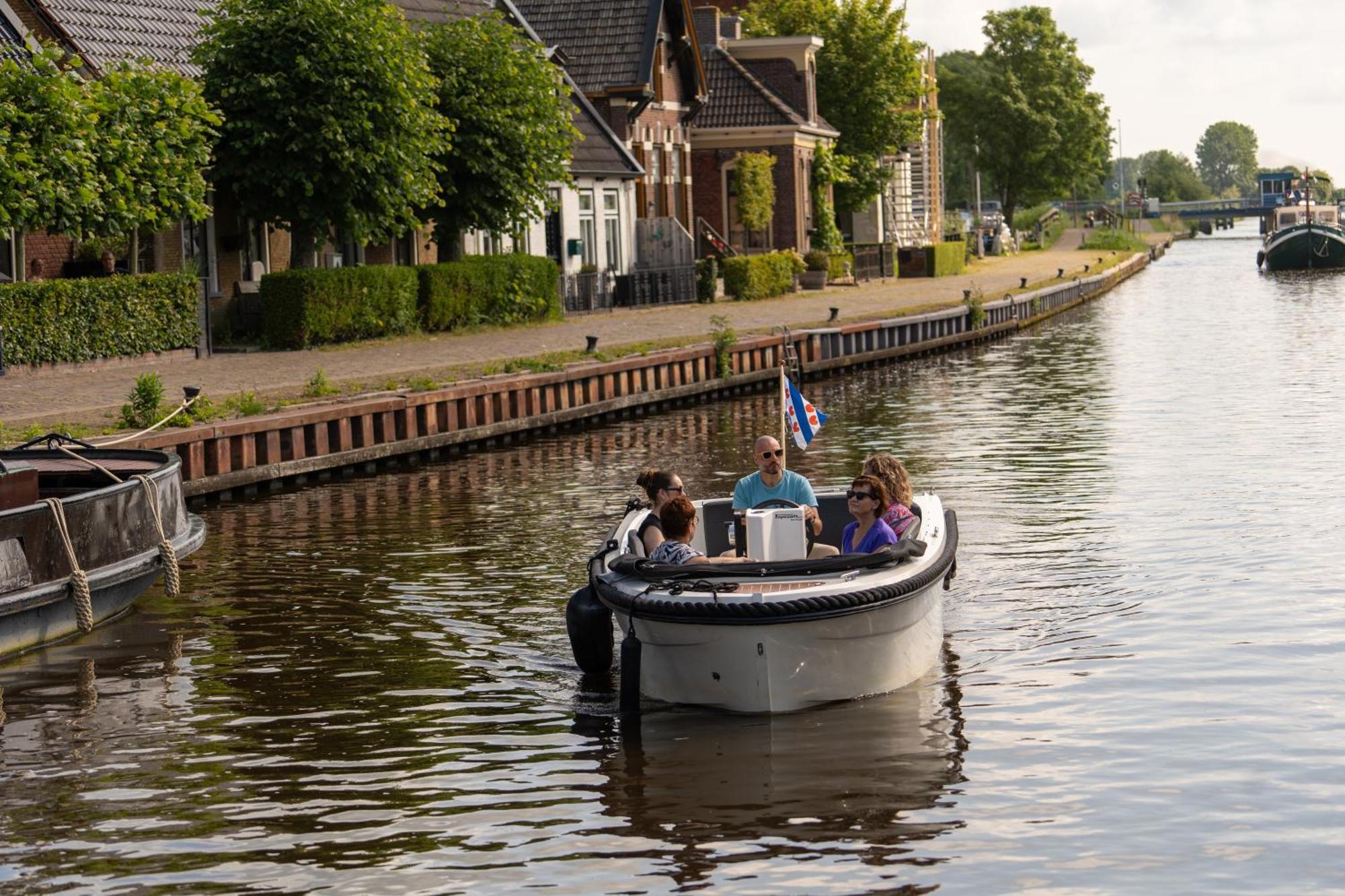 Hotel Waterdorp Burdaard Birdaard Exterior foto